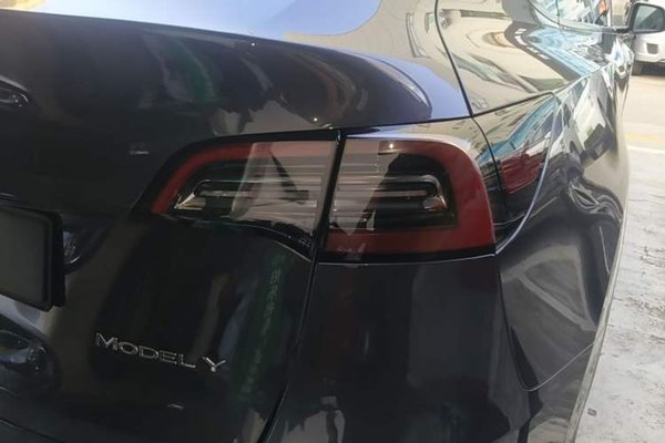 Tesla Model Y 2022, 31600 км, за 24983 USD - фото 9