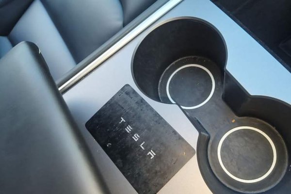 Tesla Model Y 2022, 31600 км, за 24983 USD - фото 23