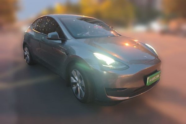 Tesla Model Y 2022, 52000 км, за 27030 USD
