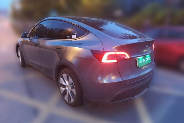 Tesla Model Y 2022, 52000 км, за 27030 USD