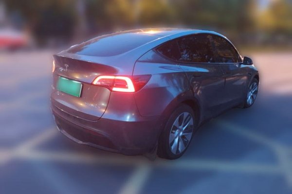 Tesla Model Y 2022, 52000 км, за 27030 USD - фото 6