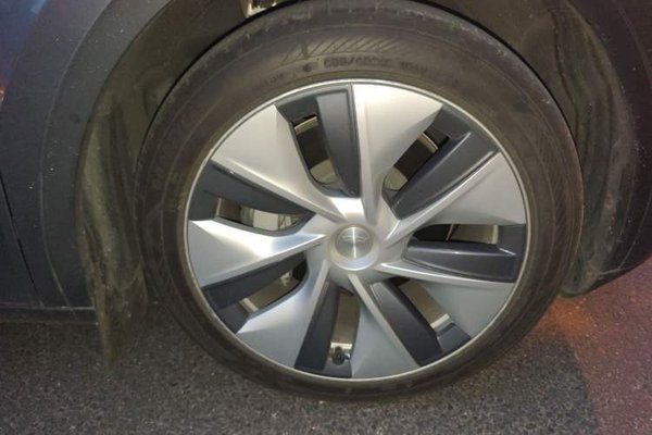Tesla Model Y 2022, 52000 км, за 27030 USD - фото 8