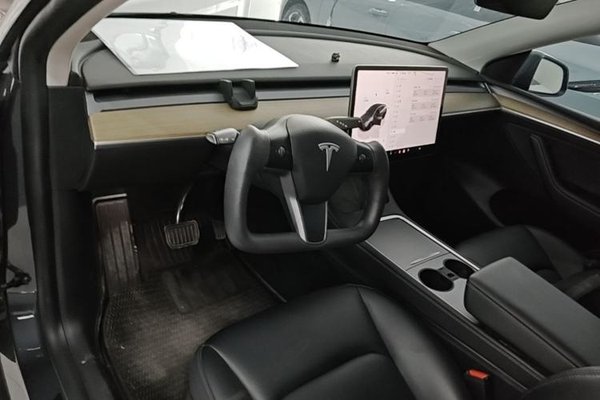 Tesla Model Y 2022, 54300 км, за 27628 USD - фото 18