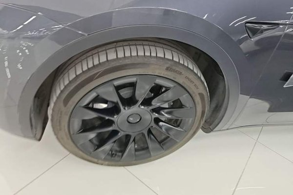 Tesla Model Y 2022, 54300 км, за 27628 USD - фото 8
