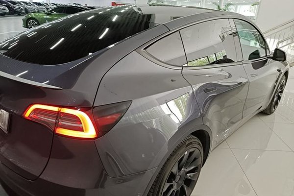 Tesla Model Y 2022, 54300 км, за 27628 USD - фото 6