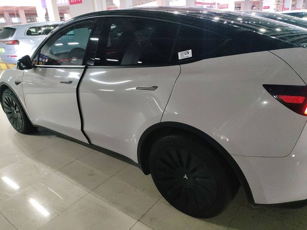 Tesla Model Y 2022, 48000 км, за 25651 USD