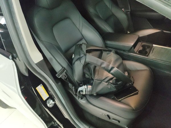 Tesla Model Y 2022, 48000 км, за 25651 USD - фото 23