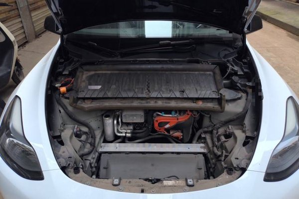 Tesla Model Y 2022, 34400 км, за 26742 USD - фото 21