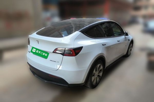 Tesla Model Y 2022, 34400 км, за 26742 USD - фото 6