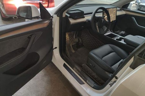 Tesla Model Y 2022, 48400 км, за 25752 USD - фото 26
