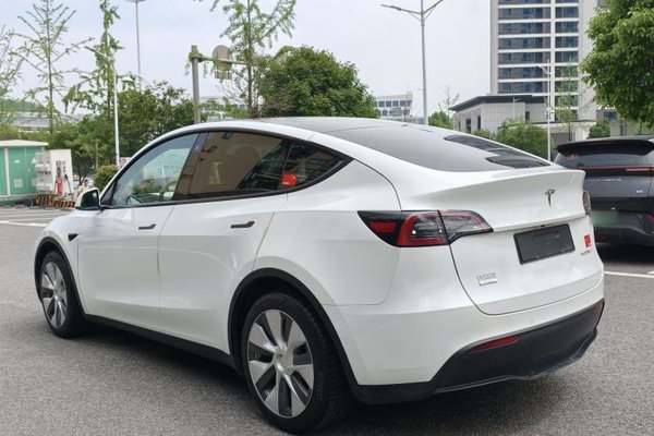 Tesla Model Y 2022, 48400 км, за 25752 USD - фото 14