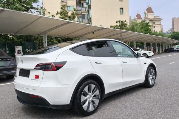 Tesla Model Y 2022, 48400 км, за 25752 USD - фото 16