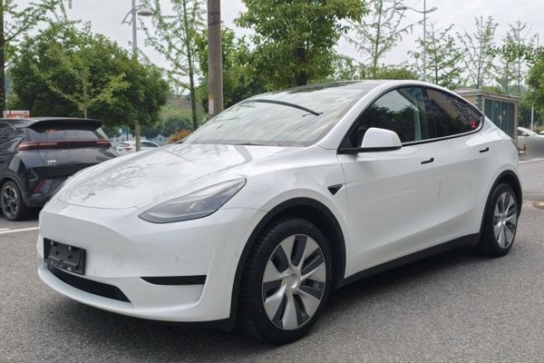 Tesla Model Y 2022, 48400 км, за 25752 USD - фото 19