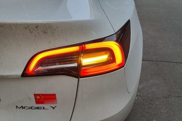 Tesla Model Y 2022, 48400 км, за 25752 USD - фото 9