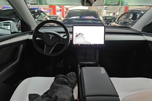 Tesla Model Y 2022, 57400 км, за 27996 USD - фото 13
