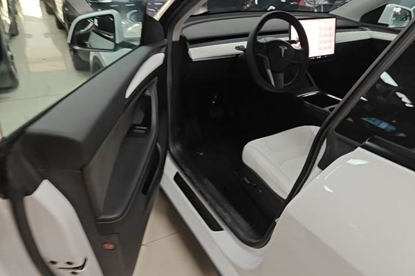 Tesla Model Y 2022, 57400 км, за 27996 USD - фото 19