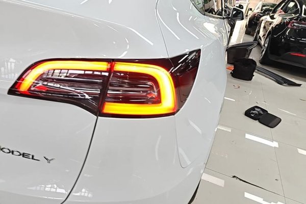 Tesla Model Y 2022, 57400 км, за 27996 USD - фото 7