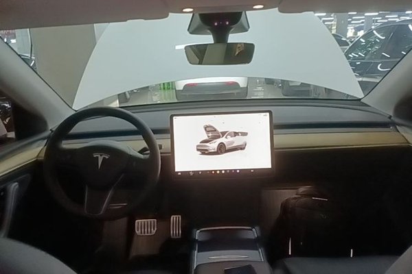 Tesla Model Y 2022, 63000 км, за 28062 USD - фото 12