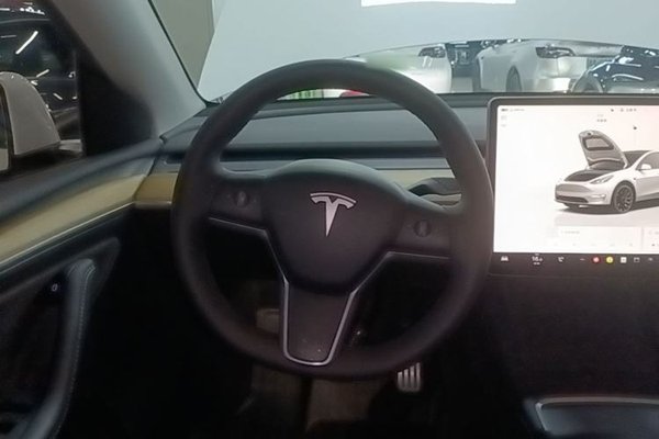 Tesla Model Y 2022, 63000 км, за 28062 USD - фото 13