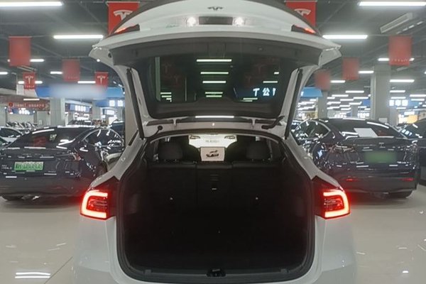 Tesla Model Y 2022, 63000 км, за 28062 USD - фото 22
