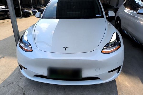 Tesla Model Y 2022, за 23465 USD