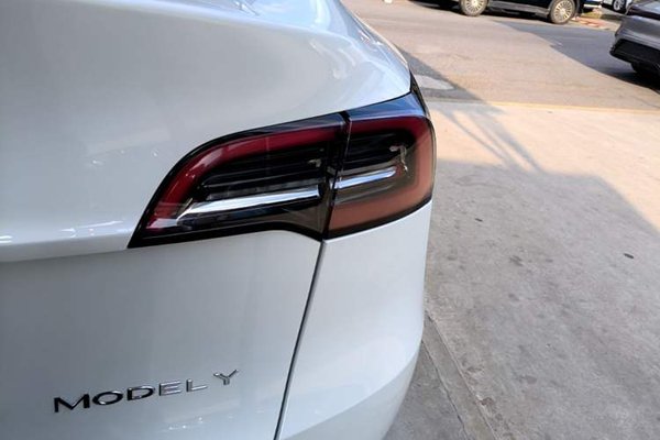 Tesla Model Y 2022, за 23465 USD - фото 7