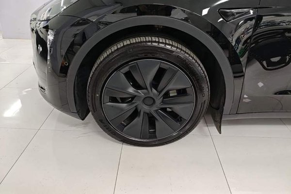 Tesla Model Y 2023, 110700 км, за 24870 USD - фото 10