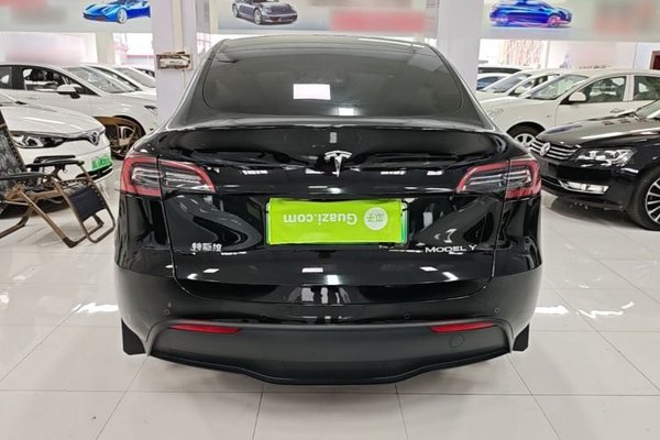Tesla Model Y 2023, 110700 км, за 24870 USD