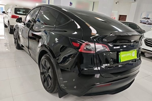 Tesla Model Y 2023, 110700 км, за 24870 USD