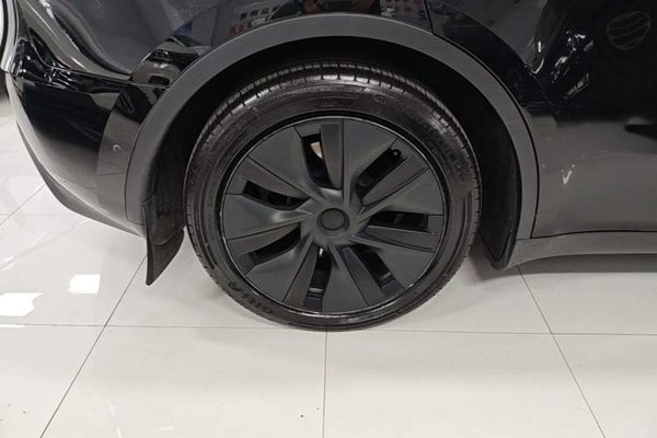Tesla Model Y 2023, 110700 км, за 24870 USD - фото 11