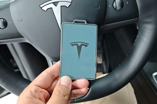 Tesla Model Y 2023, 110700 км, за 24870 USD - фото 23
