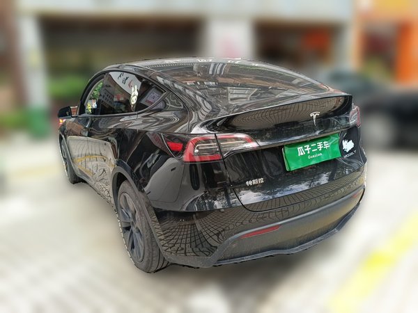 Tesla Model Y 2023, 30700 км, за 29261 USD