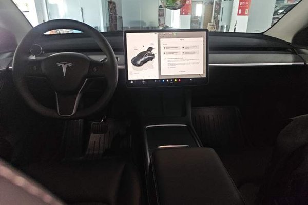Tesla Model Y 2023, 2900 км, за 32220 USD - фото 13