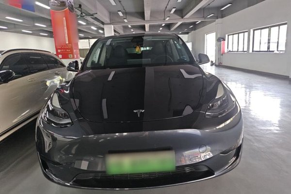 Tesla Model Y 2023, 2900 км, за 32220 USD
