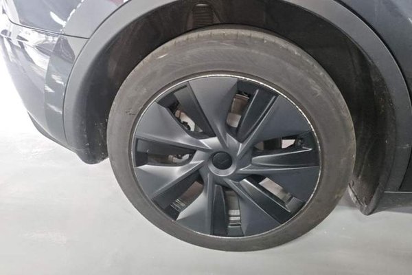 Tesla Model Y 2023, 2900 км, за 32220 USD - фото 10