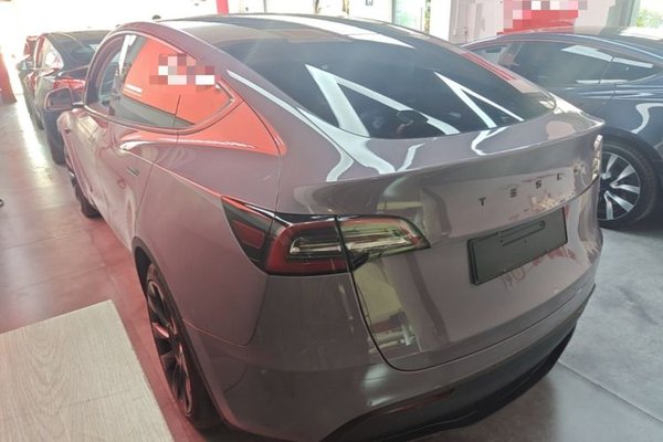 Tesla Model Y 2023, 61800 км, за 25855 USD