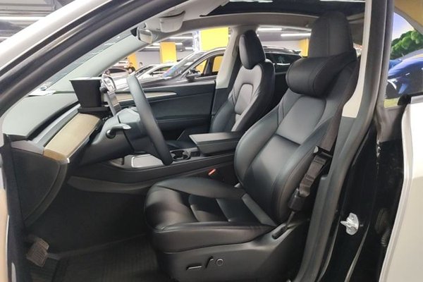 Tesla Model Y 2023, 41500 км, за 29559 USD - фото 8