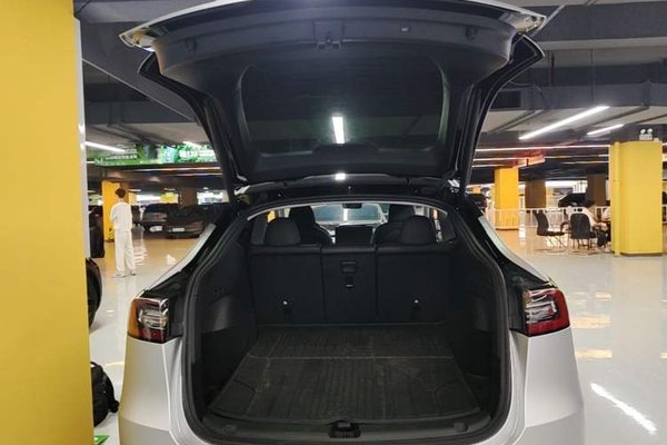 Tesla Model Y 2023, 41500 км, за 29559 USD - фото 12