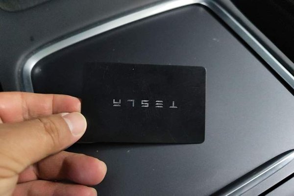 Tesla Model Y 2023, 41500 км, за 29559 USD