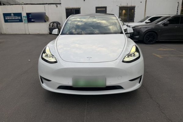 Tesla Model Y 2023, 48900 км, за 30063 USD