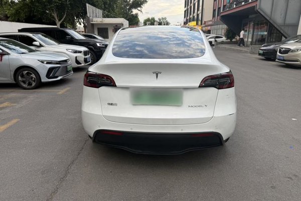 Tesla Model Y 2023, 48900 км, за 30063 USD - фото 7