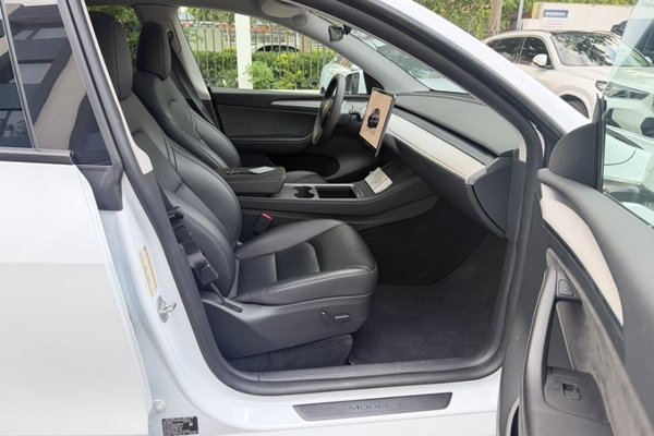 Tesla Model Y 2023, 48900 км, за 30063 USD - фото 15