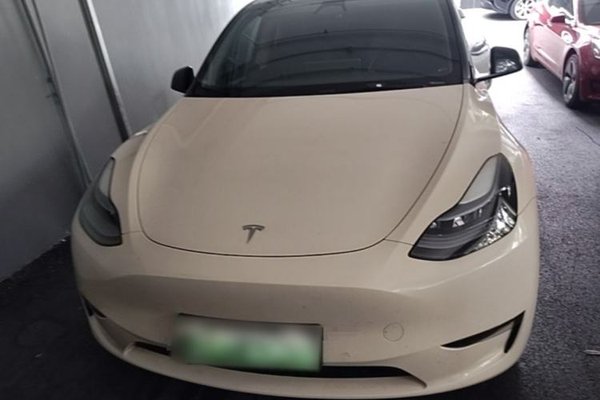 Tesla Model Y 2023, 59500 км, за 33111 USD