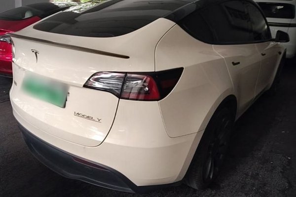Tesla Model Y 2023, 59500 км, за 33111 USD - фото 6