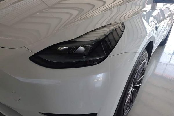Tesla Model Y 2023, 61200 км, за 25796 USD