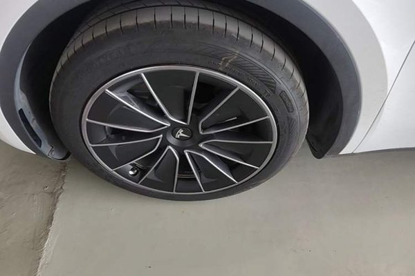 Tesla Model Y 2023, 61200 км, за 25796 USD - фото 6