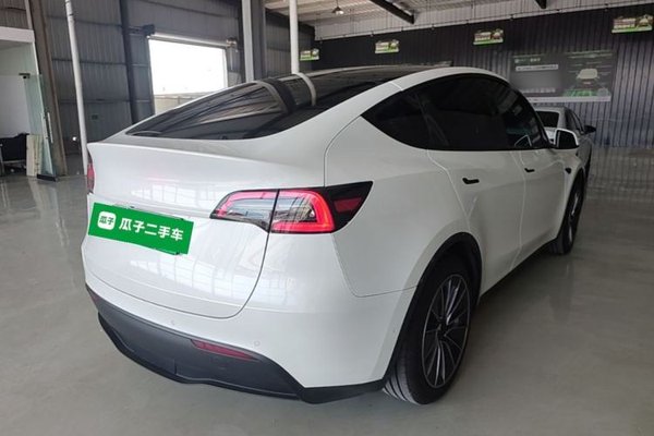 Tesla Model Y 2023, 61200 км, за 25796 USD