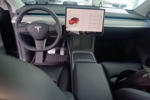 Tesla Model Y 2024, 56700 км, за 27628 USD - фото 17