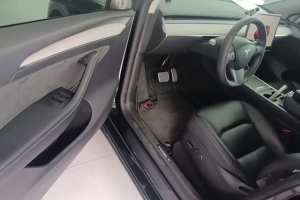 Tesla Model Y 2024, 56700 км, за 27628 USD - фото 23