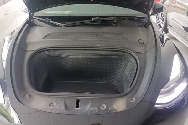 Tesla Model Y 2024, 56700 км, за 27628 USD - фото 32